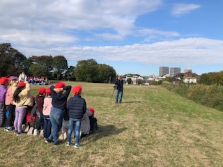 校外学習「むさしの公園」くじら山でくじら雲発見！