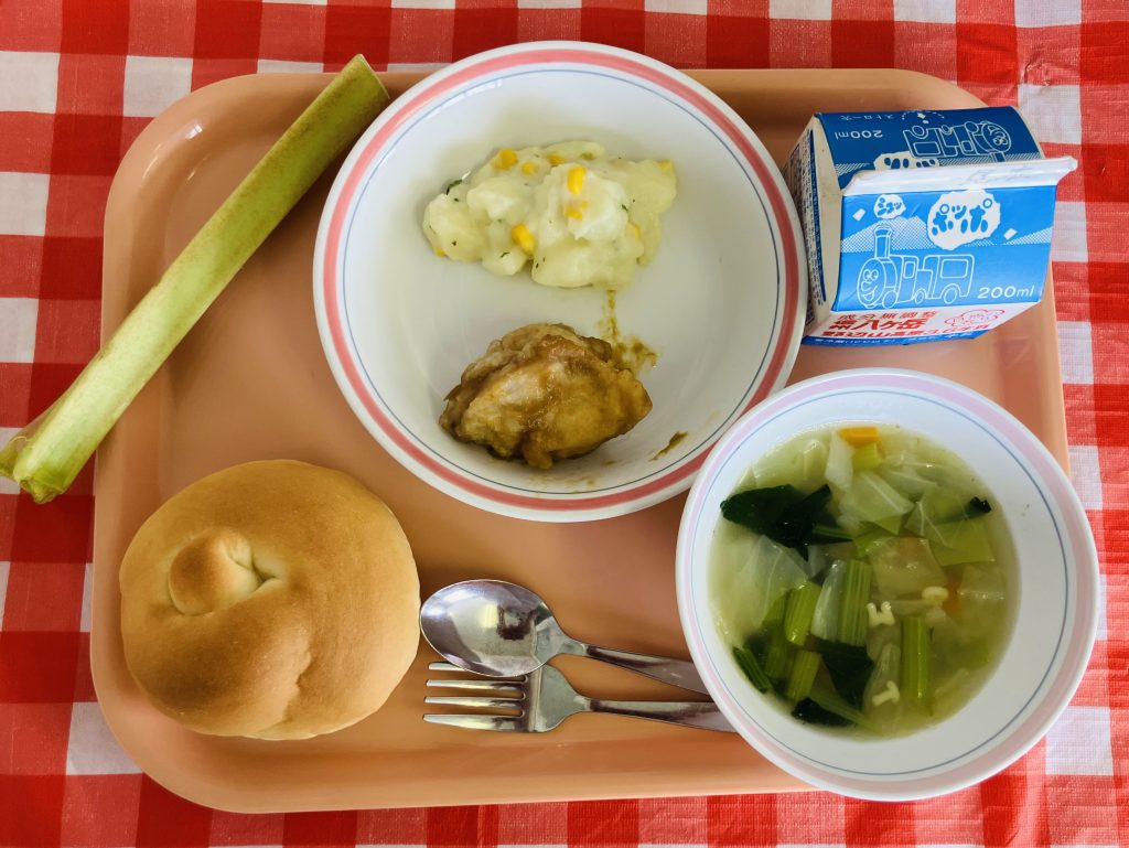 ルバーブ献立、２回目はチキンのソースで♪