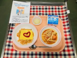 大きな大きなビックリ！！オムライス✨