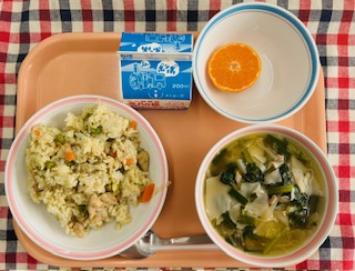 さあ！人気のチャーハンです♪